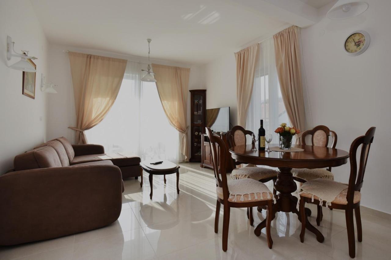 Villa Julia Baošići Buitenkant foto