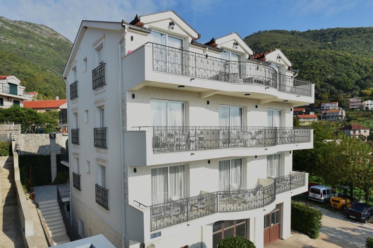 Villa Julia Baošići Buitenkant foto