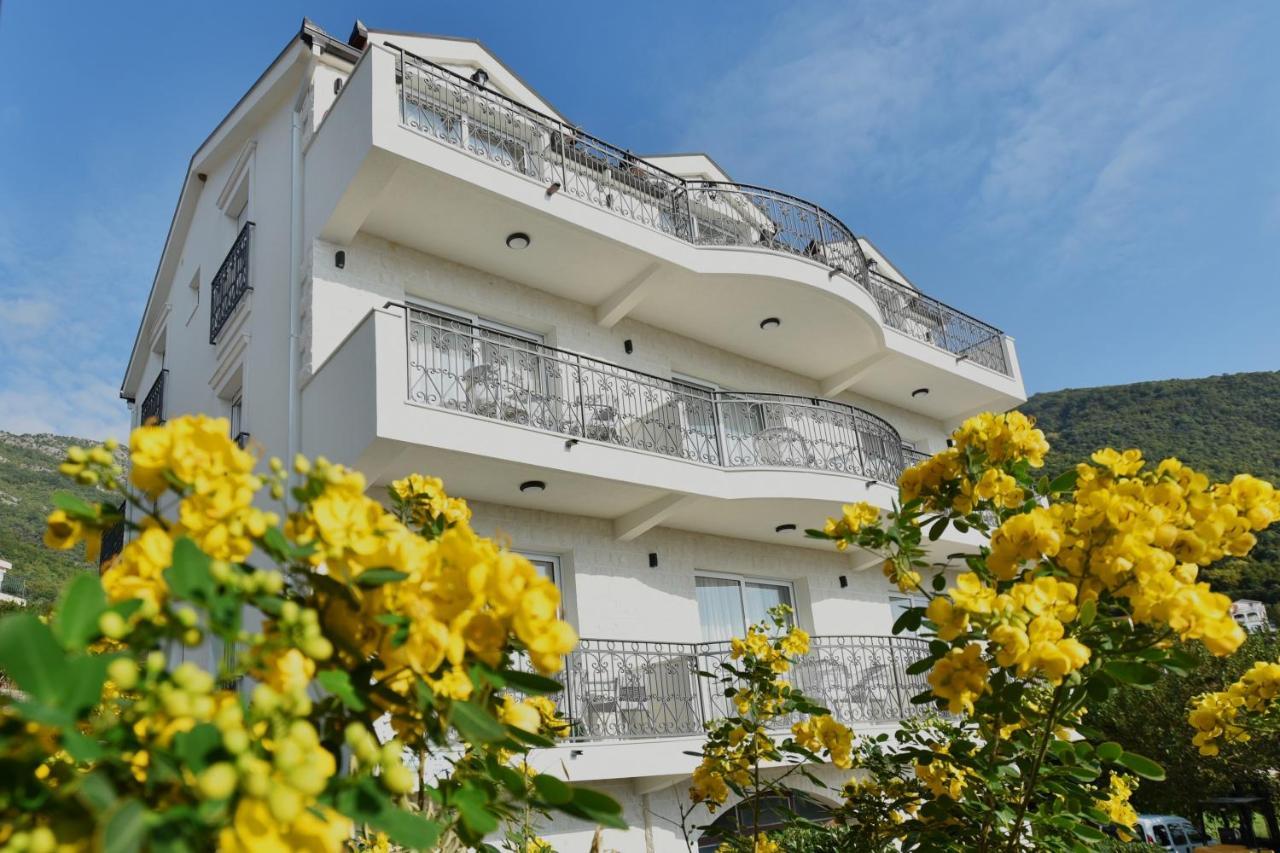 Villa Julia Baošići Buitenkant foto