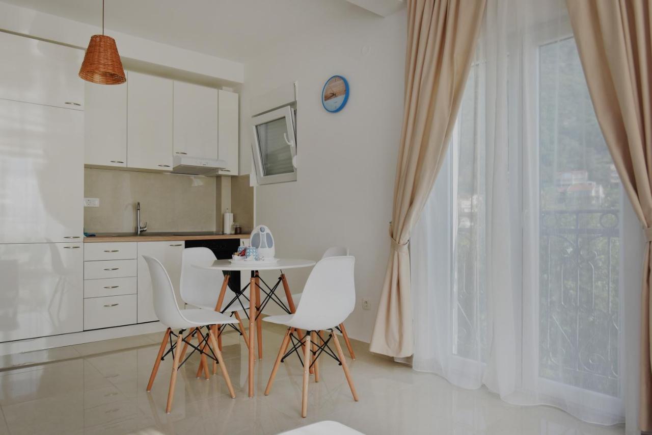 Villa Julia Baošići Buitenkant foto